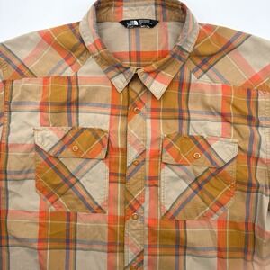 The North Face Men's Multicolor Large Short Sleeve Snap‎ Button Hiking Outdoor